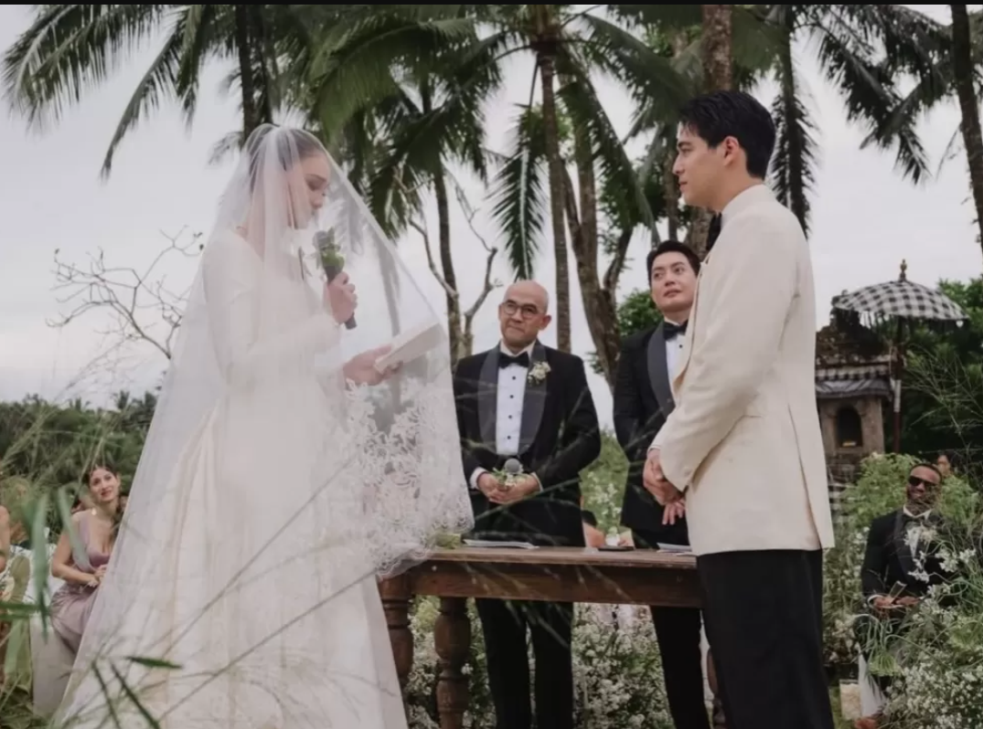 MESRA: Pernikahan Luna Maya dan Maxime Bouttier.
