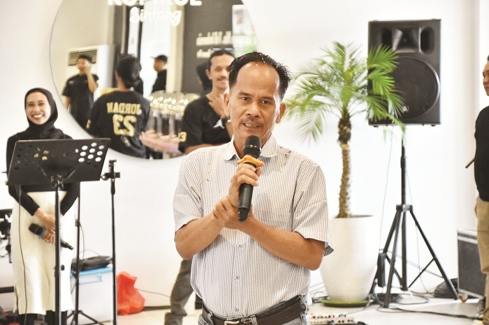 Keberadaan warung kopi (Warkop) di Kota Sintang mendapat dukungan penuh dari Bupati Gregorius Herkulanus Bala.