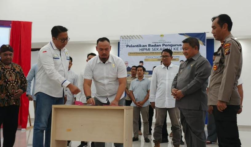 Penandatanganan berita acara terpilihnya ketua hipmi sekadau.