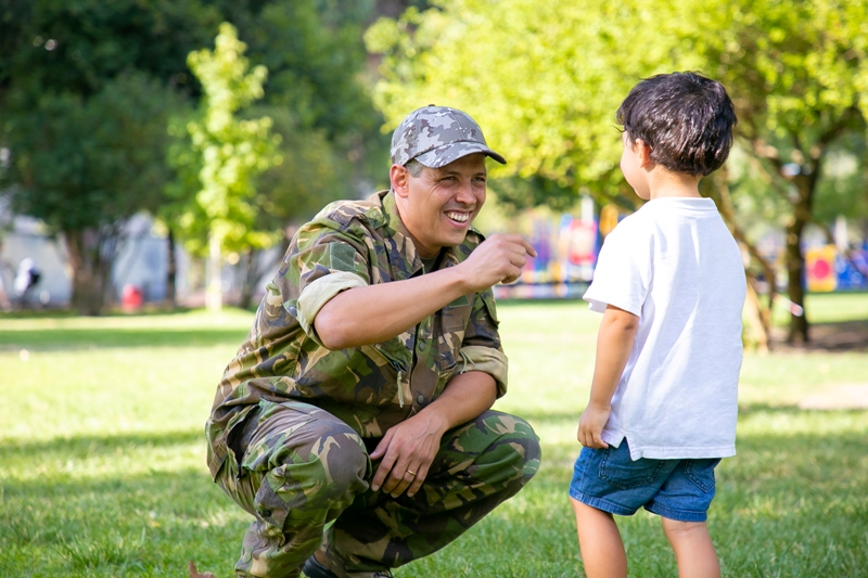 Ilustrasi membina anak ala militer.