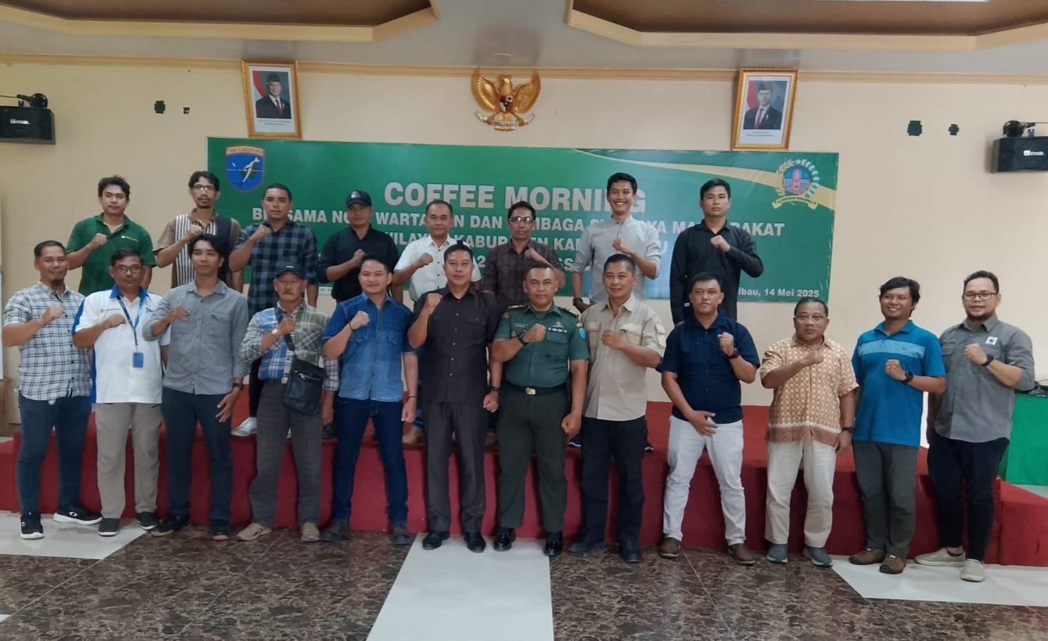 SILATURAHMI: Sejumlah kalangan jurnalis media massa, serta LSM melakukan pertemuan bersama jajaran Kodim Putussibau.