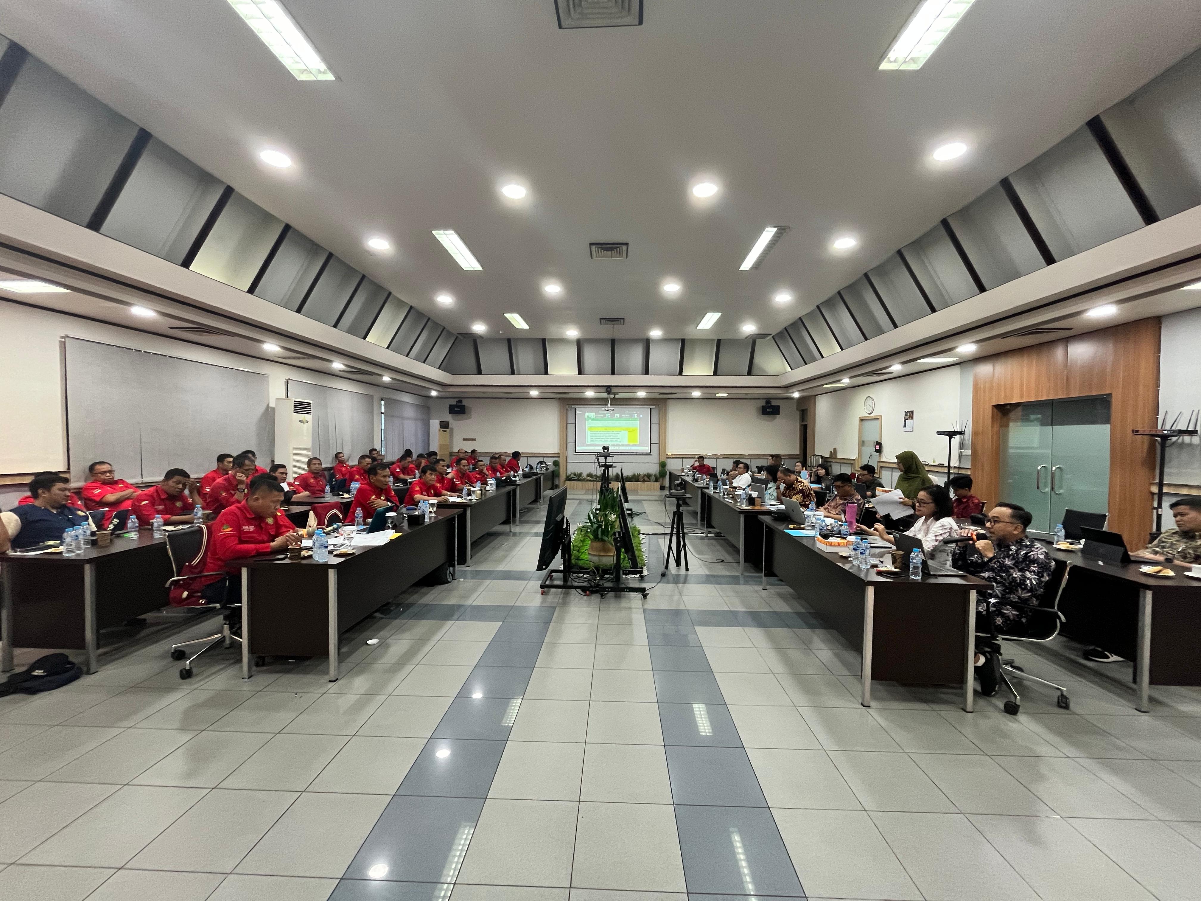 Sesi diskusi dalam kegiatan Rapat Perumusan dan Penandatanganan Usulan PKB periode 2026&ndash;2027 bersama SPBUN PTPN IV Regional 5, Rabu (14/5).
