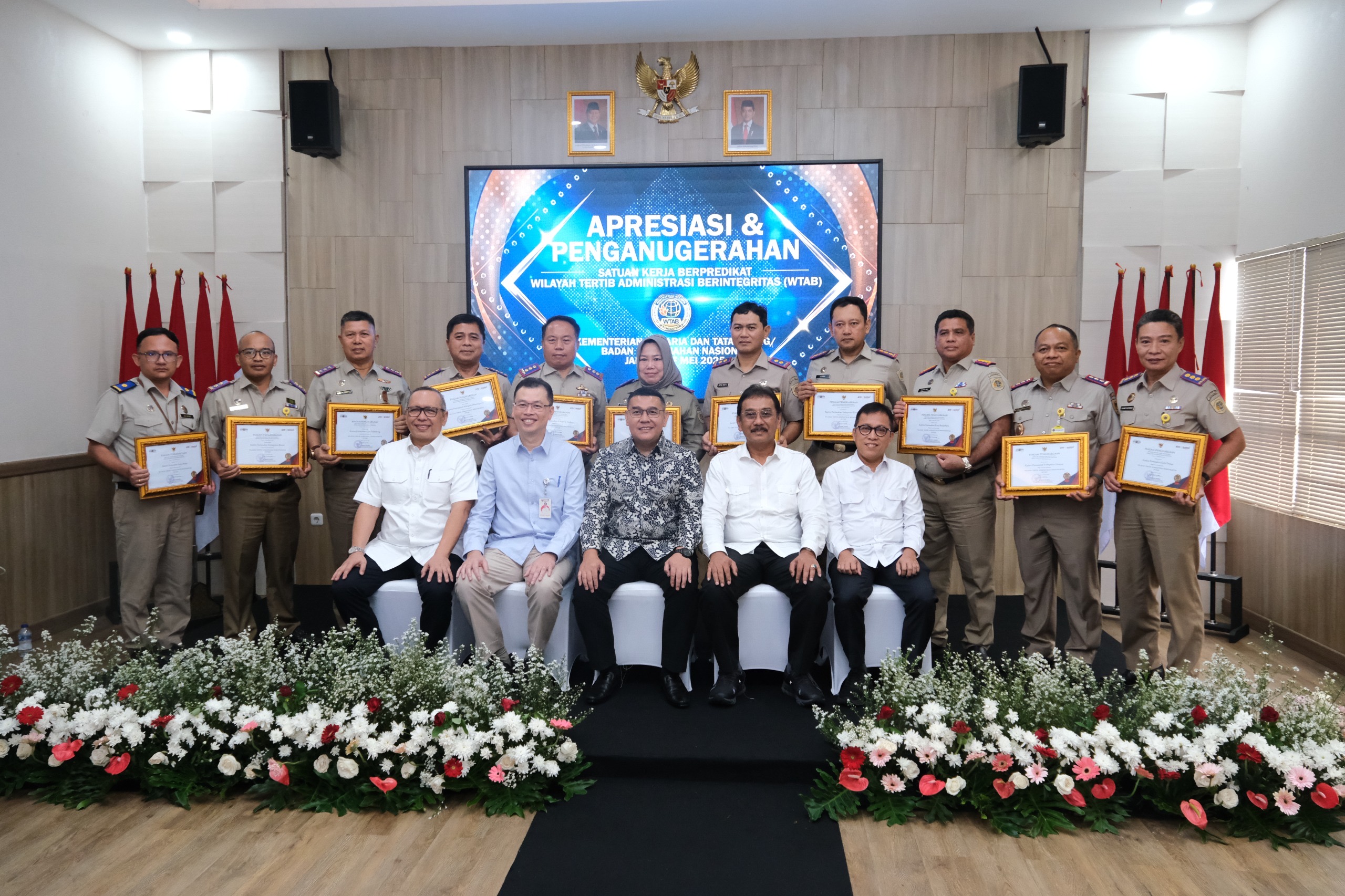 Penganugerahan Satuan Kerja Berpredikat WTAB Tahun 2025, di Conference Room Inspektorat Jenderal Kementerian ATR/BPN, Jakarta, Rabu (07/05/2025).