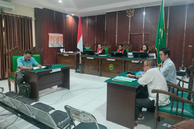 Sidang perdana di PN Sambas, pada Kamis 15 Mei kemarin ditunda karena turut tergugat, yakni BPN Kabupaten Sambas tidak hadir.