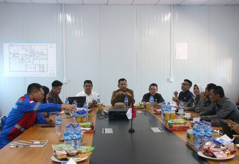 Ketua DPRD, Achmad Sholeh, memimpin kunjungan kerja ke PT. BAP di Matan Hilir Selatan, Rabu (14/5).