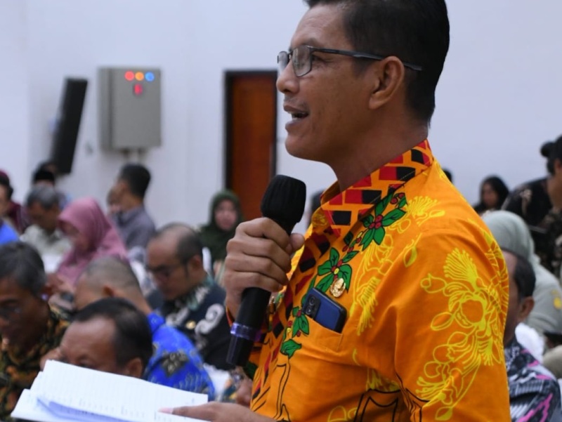Wakil Bupati Kayong Utara, Amru Chanwari seusai menghadiri Rapat Koordinasi Percepatan Pembentukan Koperasi Desa (Kopdes) Merah Putih se-Kalimantan Barat Tahun 2025.