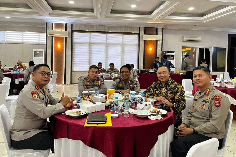 Bupati Ketapang, Alexander Wilyo, menghadiri rapat koordinasi program ketahanan pangan di Mapolda Kalbar, Kamis (15/5).