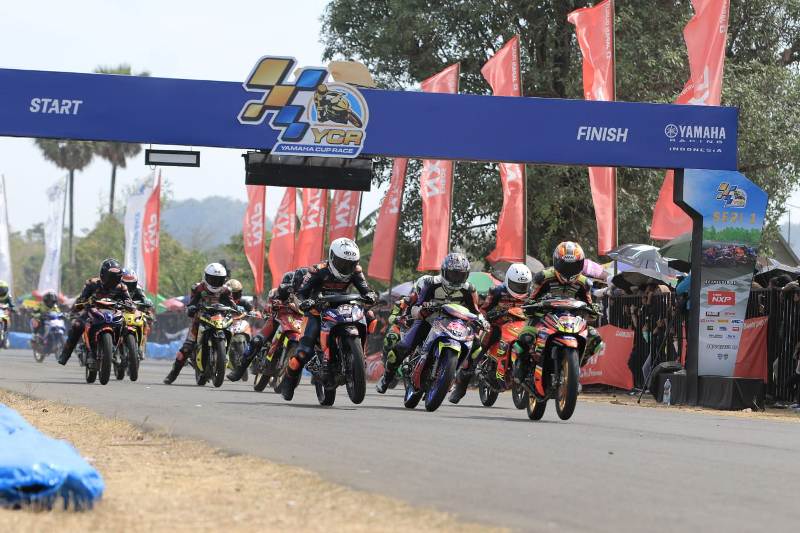 Ajang balapan legendaris Yamaha Cup Race kembali menggebrak di tahun 2025 di Sport Centre Rumbai, Pekanbaru Riau, 17-18 Mei.