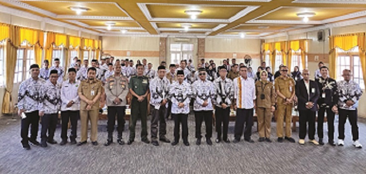 KONKAB : Sekda Ismail saat membuka Konkab VI PGRI Mempawah.