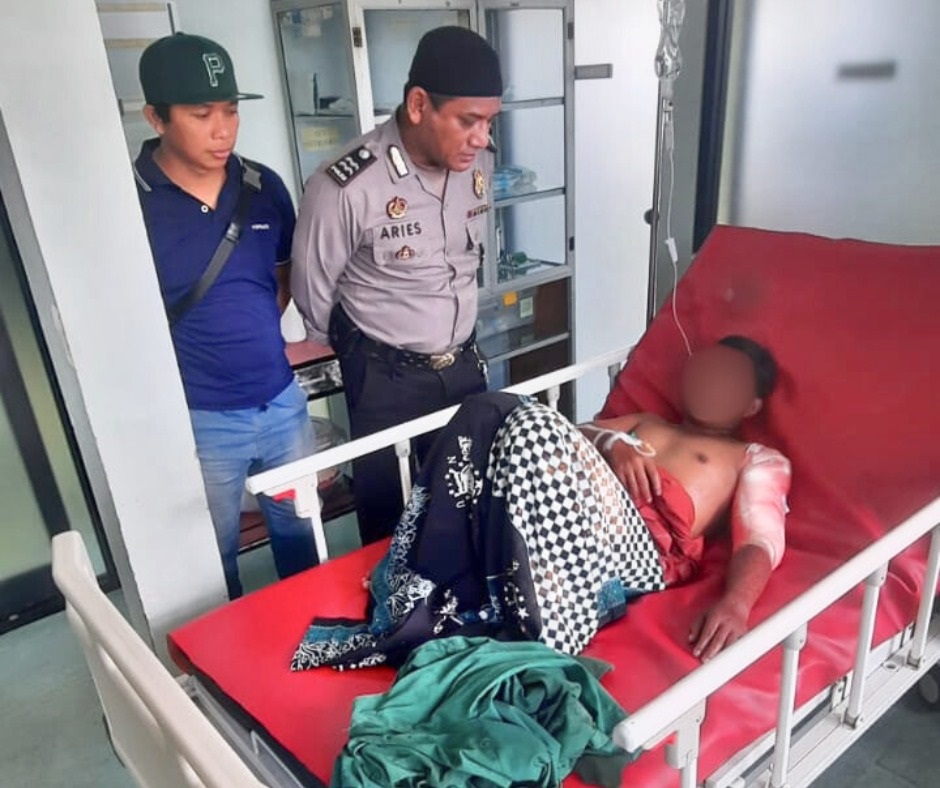 DIRAWAT: Korban ledakan dari sebuah tabung gas rakitan Gang Manunggal Sungai Ambawang Kuala, Selasa (20/5) dirawat intensif.