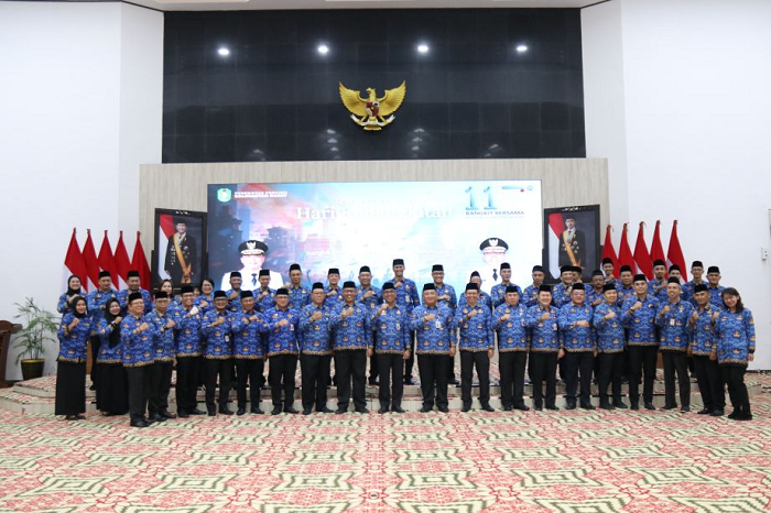 FOTO BERSAMA: Foto bersama usai upacara peringatan ke-117 Hari Kebangkitan Nasional berlangsung khidmat di Balai Petitih Kantor Gubernur Kalbar.
