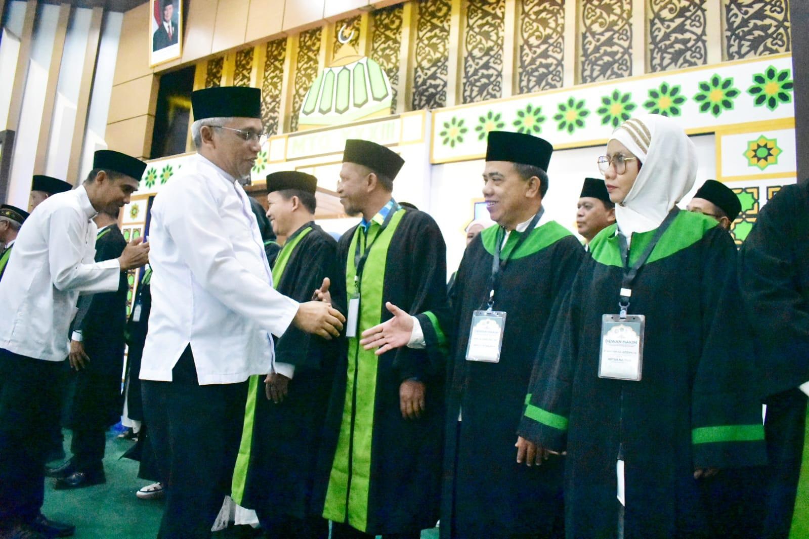 PEMBUKAAN: Sekda Kota, Amirullah saat membuka pelaksanaan MTQ di Aula Kantor Camat Pontianak Timur, Sabtu (24/5).