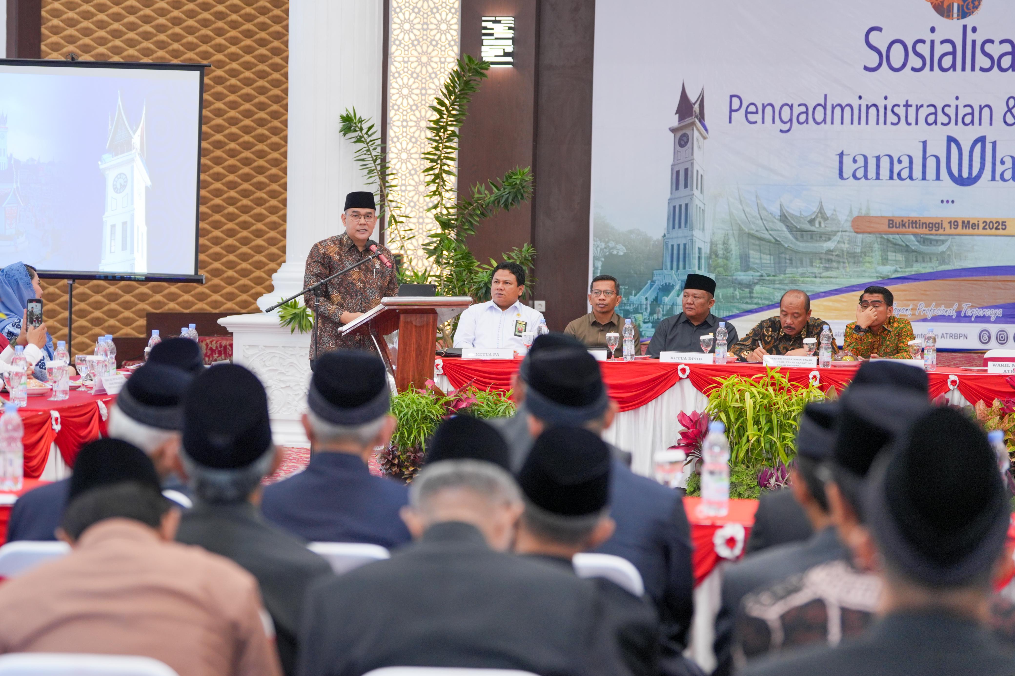 Wamen ATR/Waka BPN, Ossy Dermawan, dalam acara Sosialisasi Pengadministrasian dan Pendaftaran Tanah Ulayat, di Rumah Dinas Wali Kota Bukittinggi.
