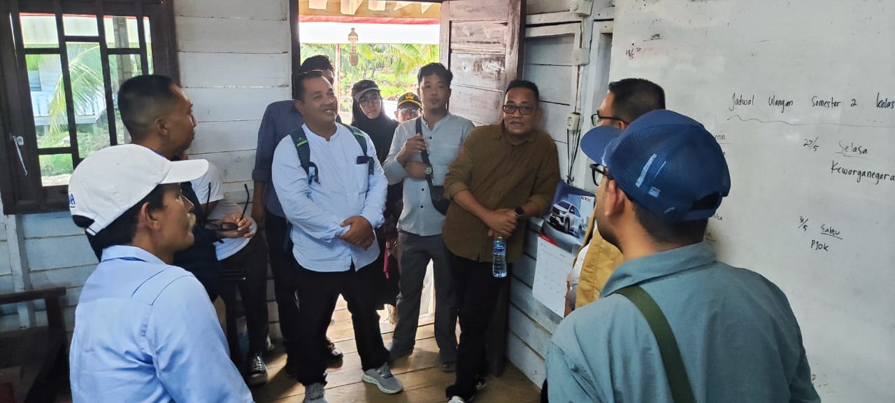 SMPN 2 terbuka menjadi tantangan baru bagi Pemkab, Disdikbud, Politisi, sekolah dan masyarakat setempat untuk memberikan pemerataan pendidikan bagi anak-anak terjauh.