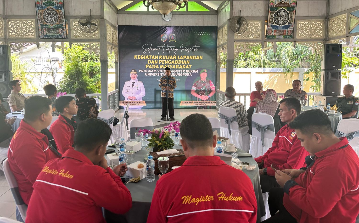 RAMAH TAMAH: Wabup Mempawah Juli Suryadi Burdadi menghadiri ramah tamah di Rumah Dinas Bupati Mempawah.