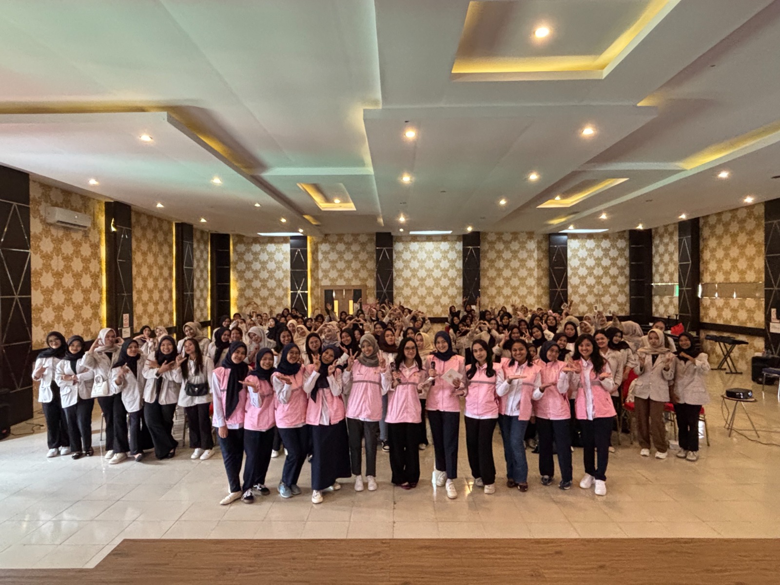 SRIKANDI MOVEMENT: Sebuah inisiatif yang menekankan pentingnya peran aktif perempuan dalam membangun masyarakat serta menyelesaikan permasalahan sosial dan lingkungan.