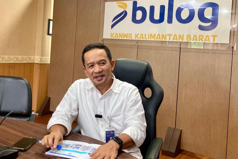 Pimpinan Perum Bulog Kanwil Kalbar, Dedi Aprilyadi.
