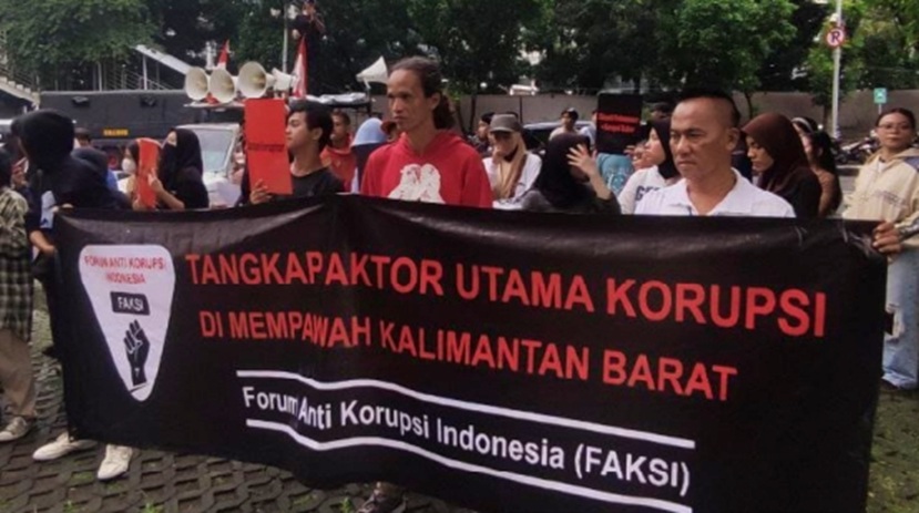 Forum Anti Korupsi Indonesia (FASI), yang menggelar aksi damai di Gedung Merah Putih KPK, belum lama ini.