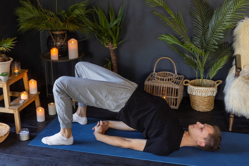 Ilustrasi gerakan yoga.