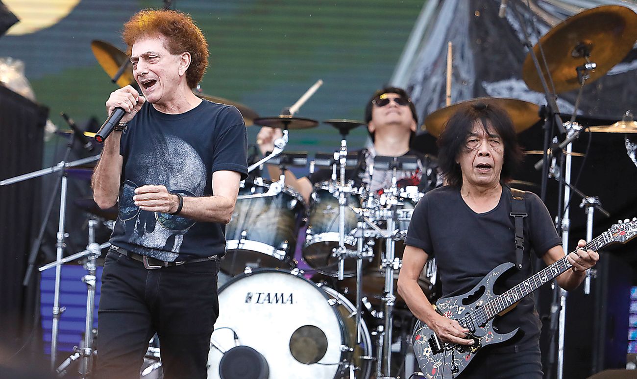 Band rock legendaris Indonesia God Bless.