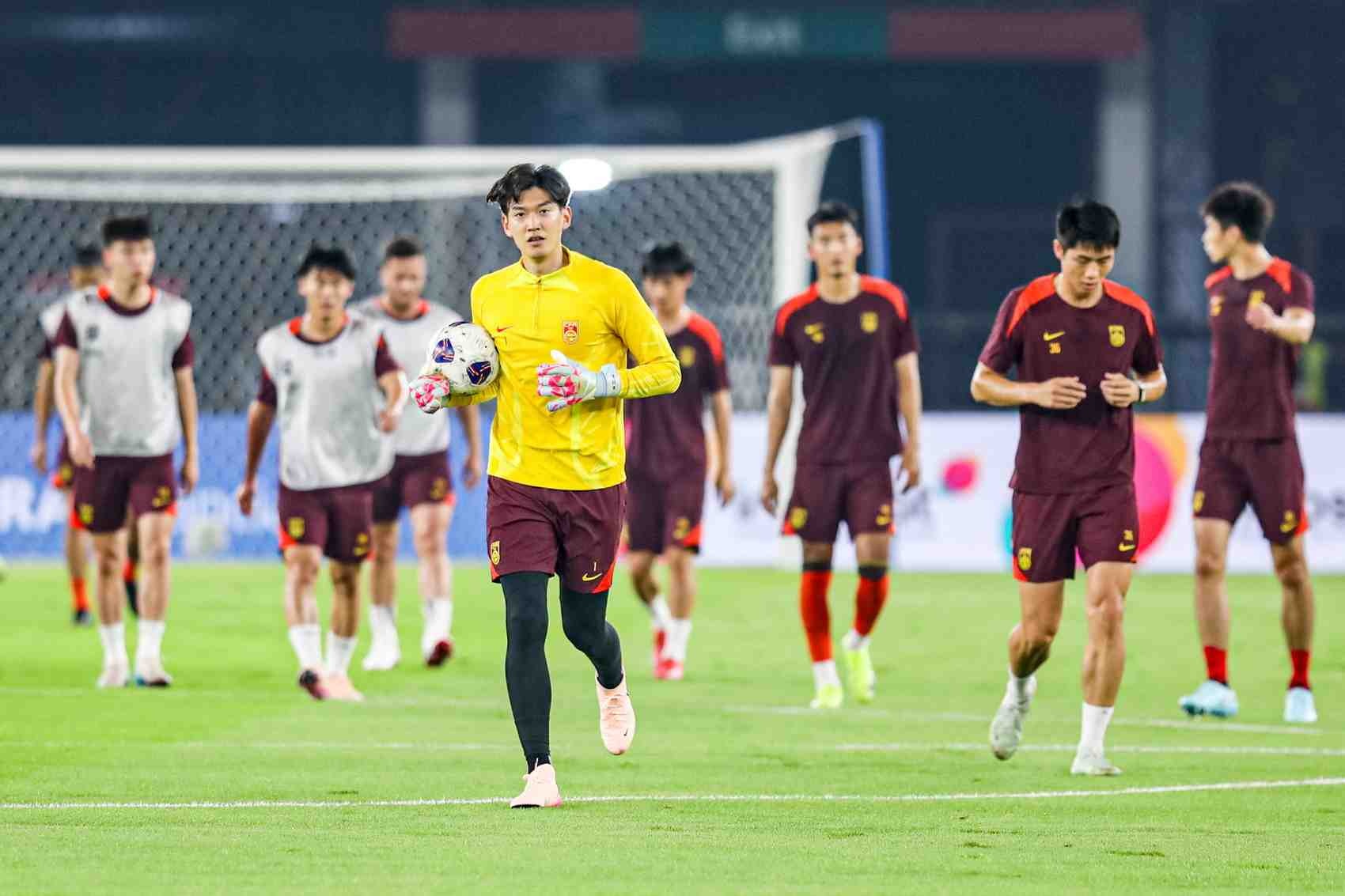 Sesi latihan Timnas Indonesia jelang pertandingan melawan China di Kualifikasi Piala Dunia Zona Asia malam nanti.