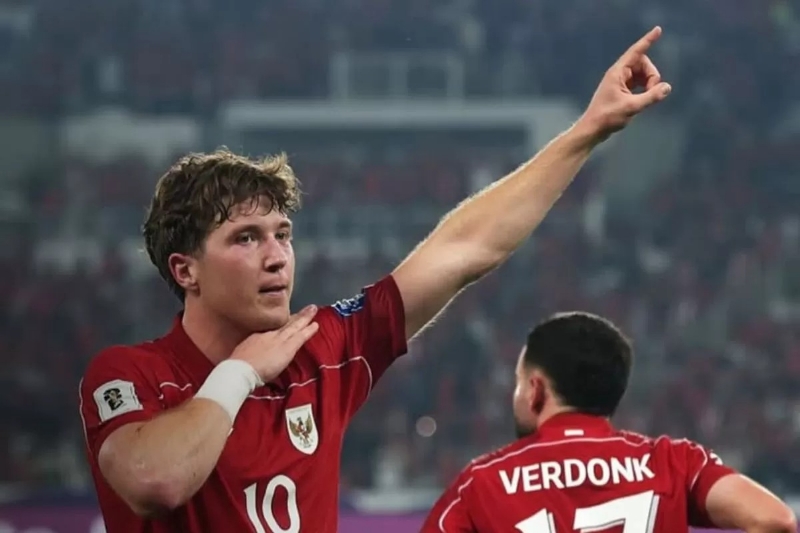 Ole Romenij merayakan golnya ke gawang Tiongkok pada putaran ketiga Kualifikasi Piala Dunia 2026 Grup C di Stadion Utama Gelora Bung Karno, Jakarta, Kamis (5/6).