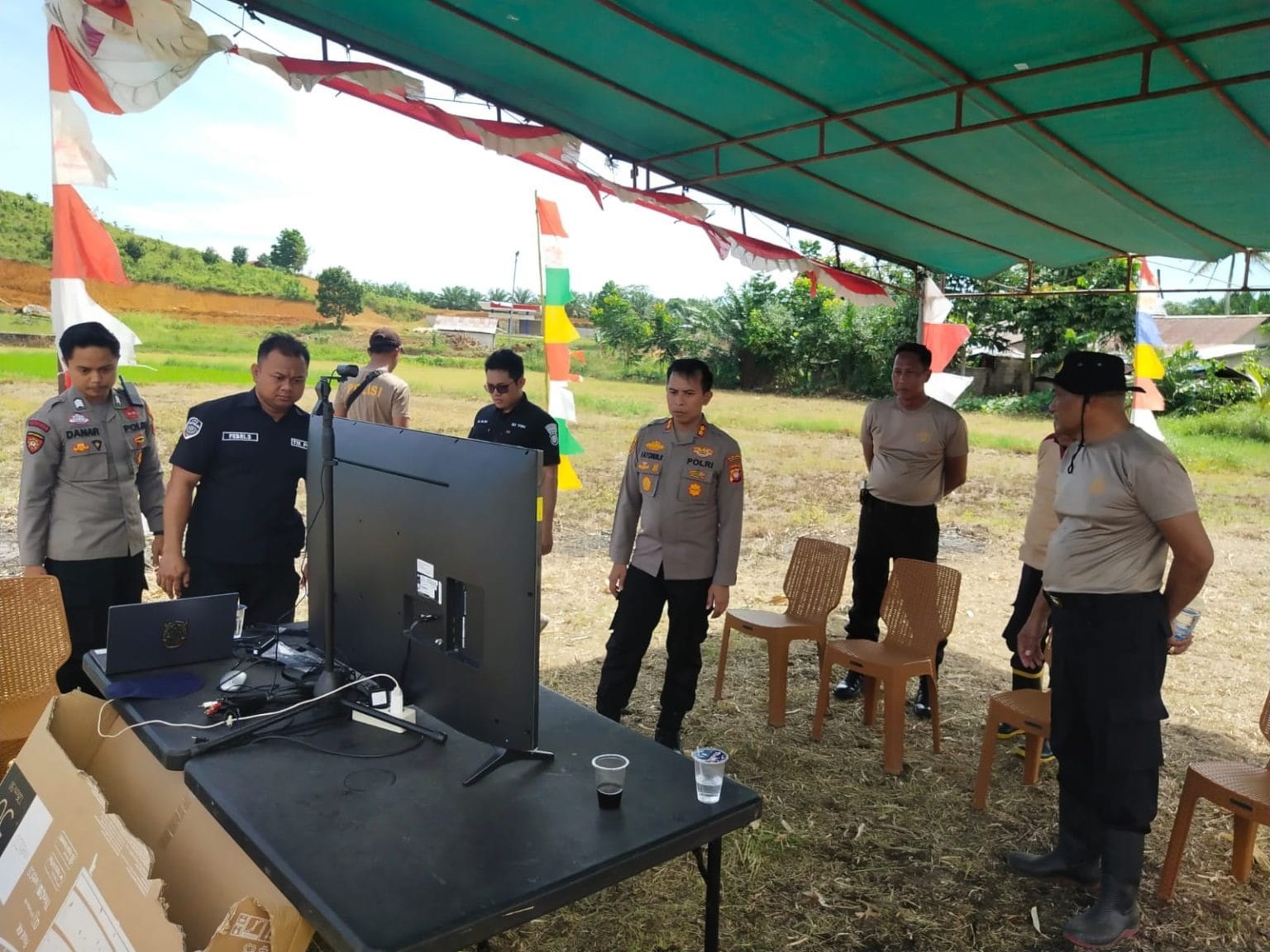 CEK: Kapolres Singkawang AKBP Fatchur Rochman bersama jajaran melakukan pengecekan kesiapan pelaksanaan panen raya jagung serentak Kuartal II di wilayah hukum Polres Singkawang.
