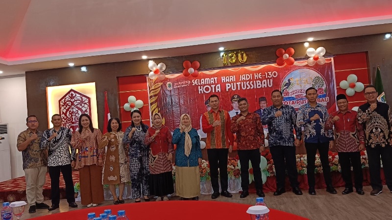 Pemerintah Kabupaten Kapuas Hulu merayakan Hari Jadi Kota Putussibau ke-130 di Aula Pendopo Bupati Kapuas Hulu, Rabu (4/6).