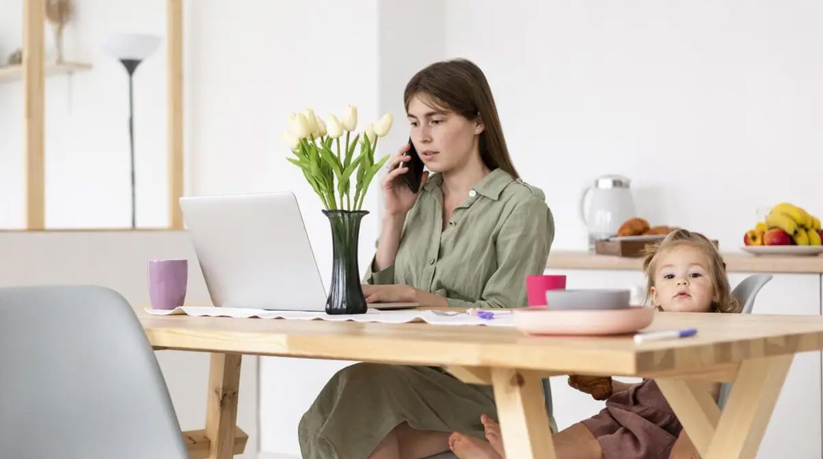 KIAN DIMINATI: Bekerja jarak jauh yang fleksibel dan tanpa batasan kini semakin diminati kalangan ibu rumah tangga.