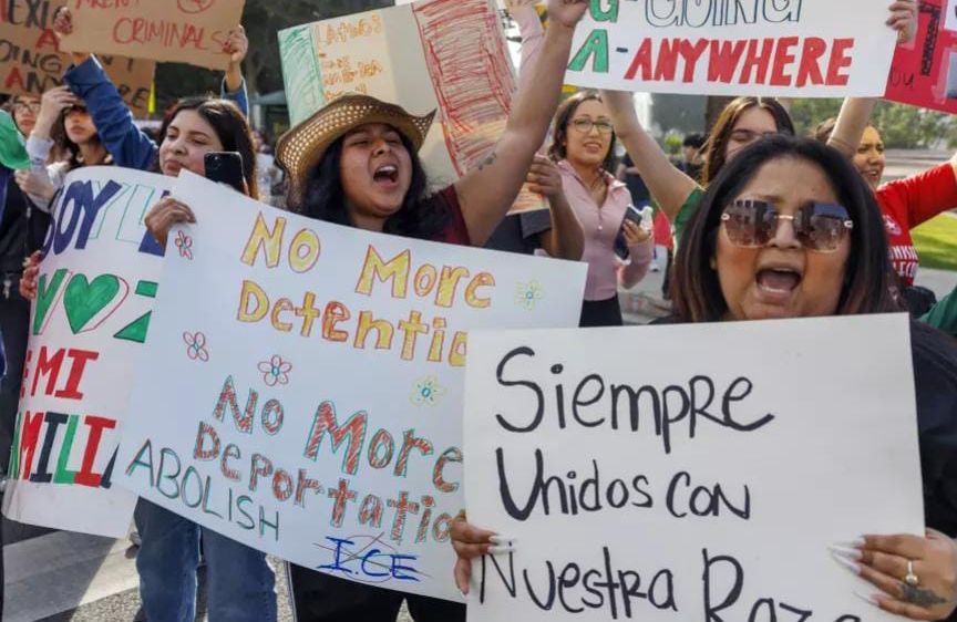 Mahasiswa di Los Angeles demo dan memprotes kebijakan Trump