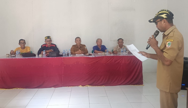 Pertemuan PT BIA dengan masyarakat Desa Sibau Hilir Kecamatan Putussibau Utara.