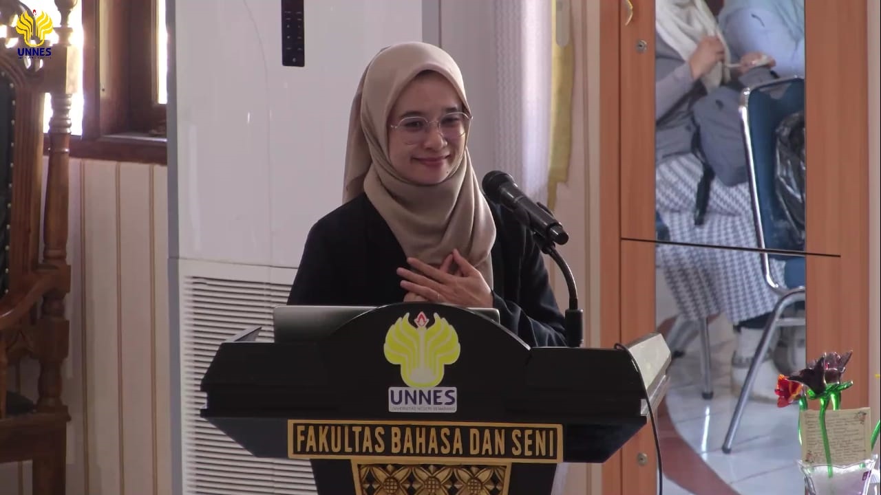 GELAR DIUSIA MUDA: Ira Mutiaraningrum raih gelar doktor diusia 34 tahun