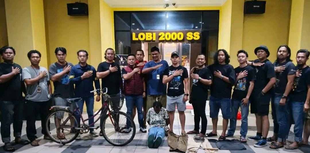 Tersangka  pembunuh Rafa, yakni Uray Abadi ditangkap aparat kepolisian setelah pengakuannya yang menghebohkan soal &ldquo;menyedekahkan&rdquo; korban ke masjid.