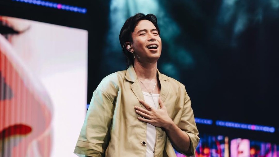 KONSER: Penyanyi solo Vidi Aldiano saat tampil di salah satu konser. 
