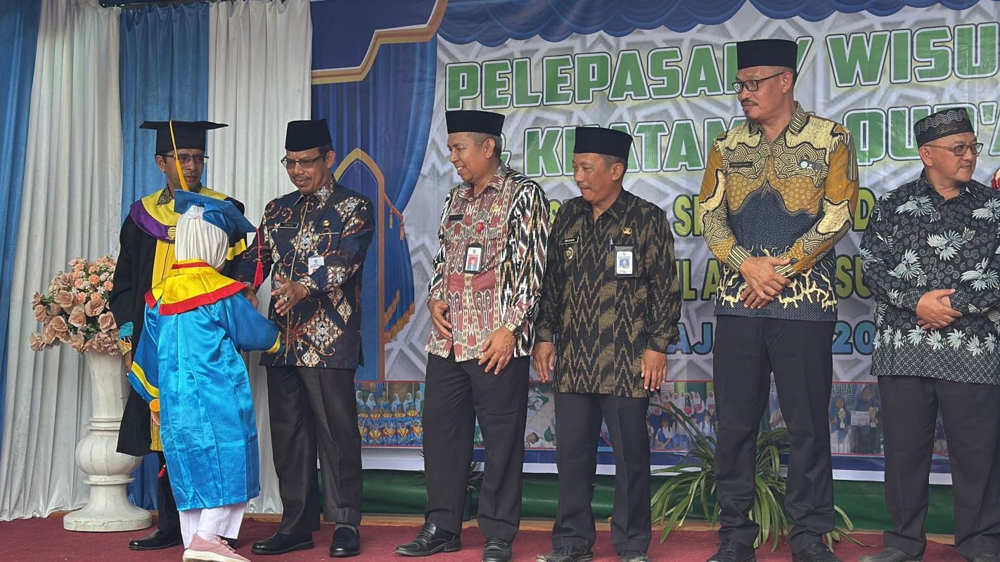 PELEPASAN: Sekda Ismail menghadiri pelepesan dan khatamul quran