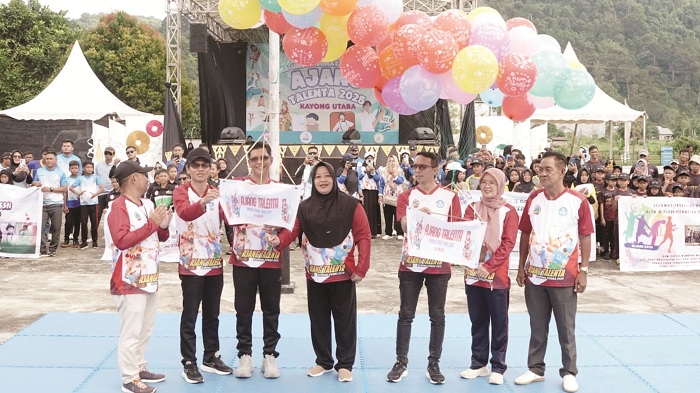 AJANG TALENTA : Wakil Bupati Kayong Utara, Amru Chanwari, secara resmi membuka Ajang Talenta Kabupaten Kayong Utara Tahun 2025.  Foto Prokopim.