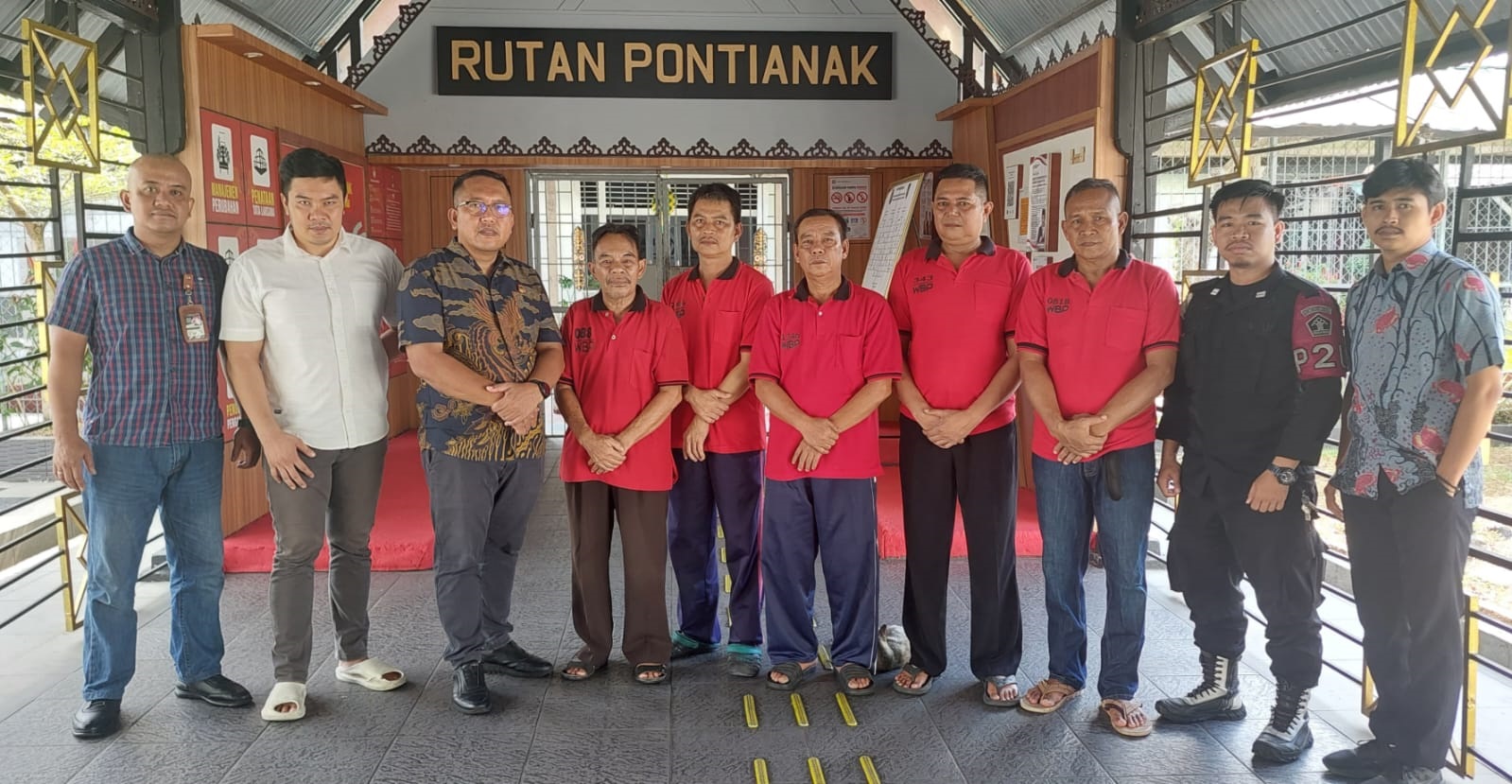 EKSEKUSI : Terpidana kasus korupsi kapal Silat Hilir yang dieksekusi Kejari Kapuas Hulu.