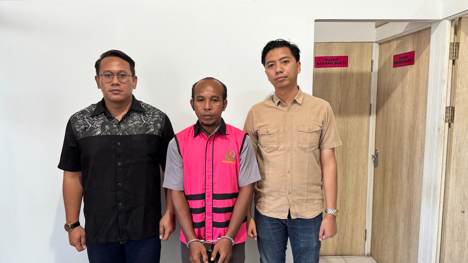 TIPIKOR APBDES: Proses tahap dua kasus tipikor APBDes Sebemban yang akan segera disidangkan.