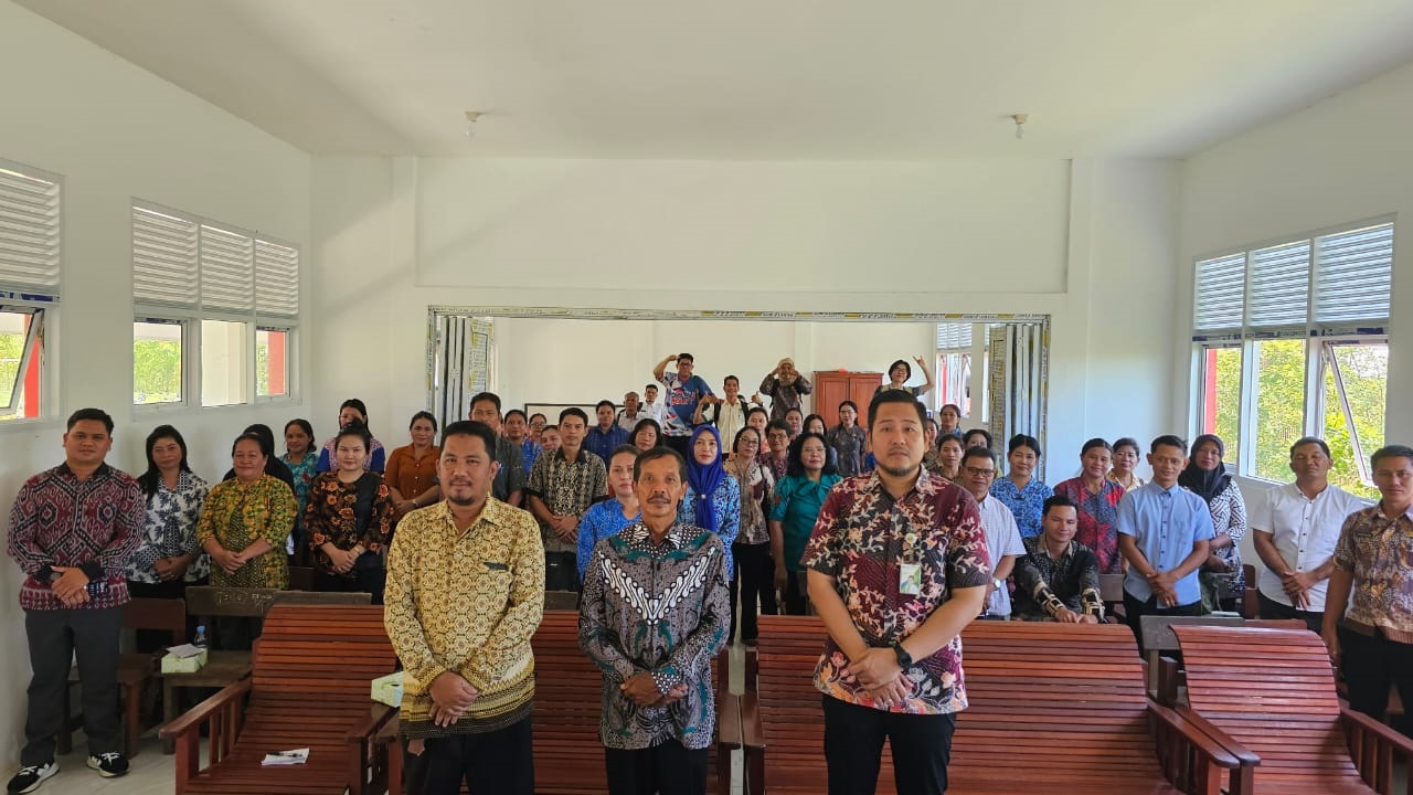 SOSIALISASI: Badan Penyelenggara Jaminan Sosial (BPJS) Ketenagakerjaan Cabang Kapuas Hulu melakukan sosialisasi program bagi kelompok pekerja Bukan Penerima Upah (BPU) di Kantor Kecamatan Bika.