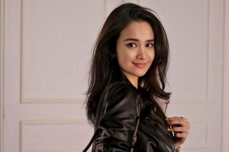 Michelle Ziudith memerankan sosok Lastri dalam Ang&eacute;l Pol, Film komedi dengan nuasa dangdut koplo. Tayang di bioskop mulai 19 Juni 2025.