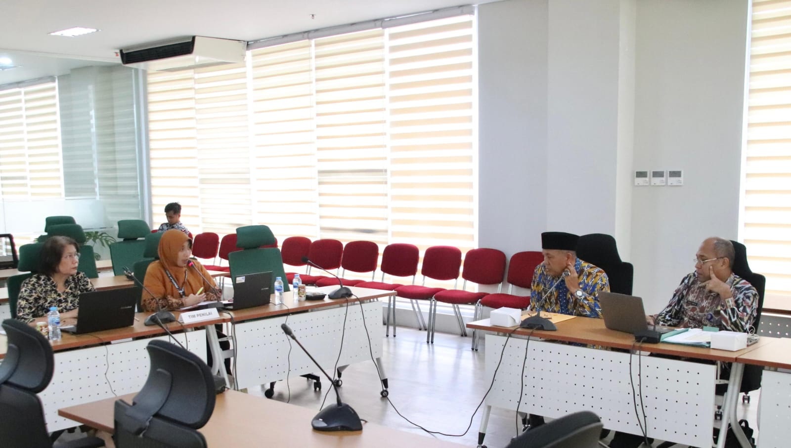 FORUM: Wabup Mempawah menghadiri forum Penilaian Kinerja Aksi Konvergensi yang digelar di Aula Bappeda Provinsi Kalimantan Barat.