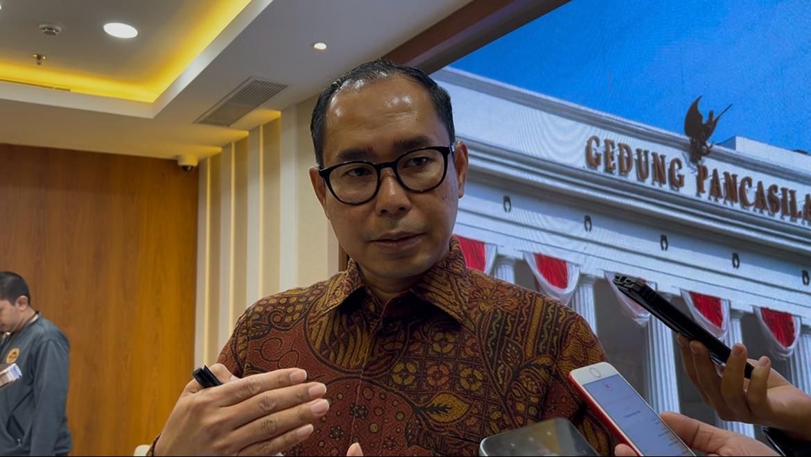 Direktur Perlindungan WNI Kemlu Judha Nugraha mengungkapkan, saat ini, langkah-langkah evakuasi tengah disiapkan oleh kementerian dan lembaga terkait di Indonesia.