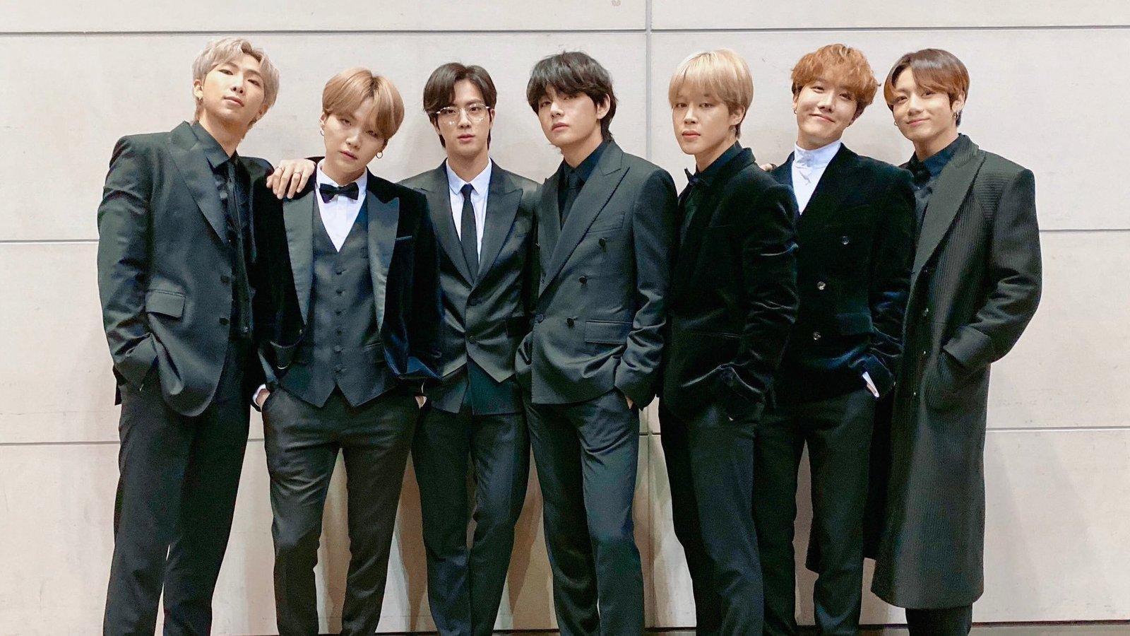 BTS, yang dikenal pula sebagai Bangtan Boys.