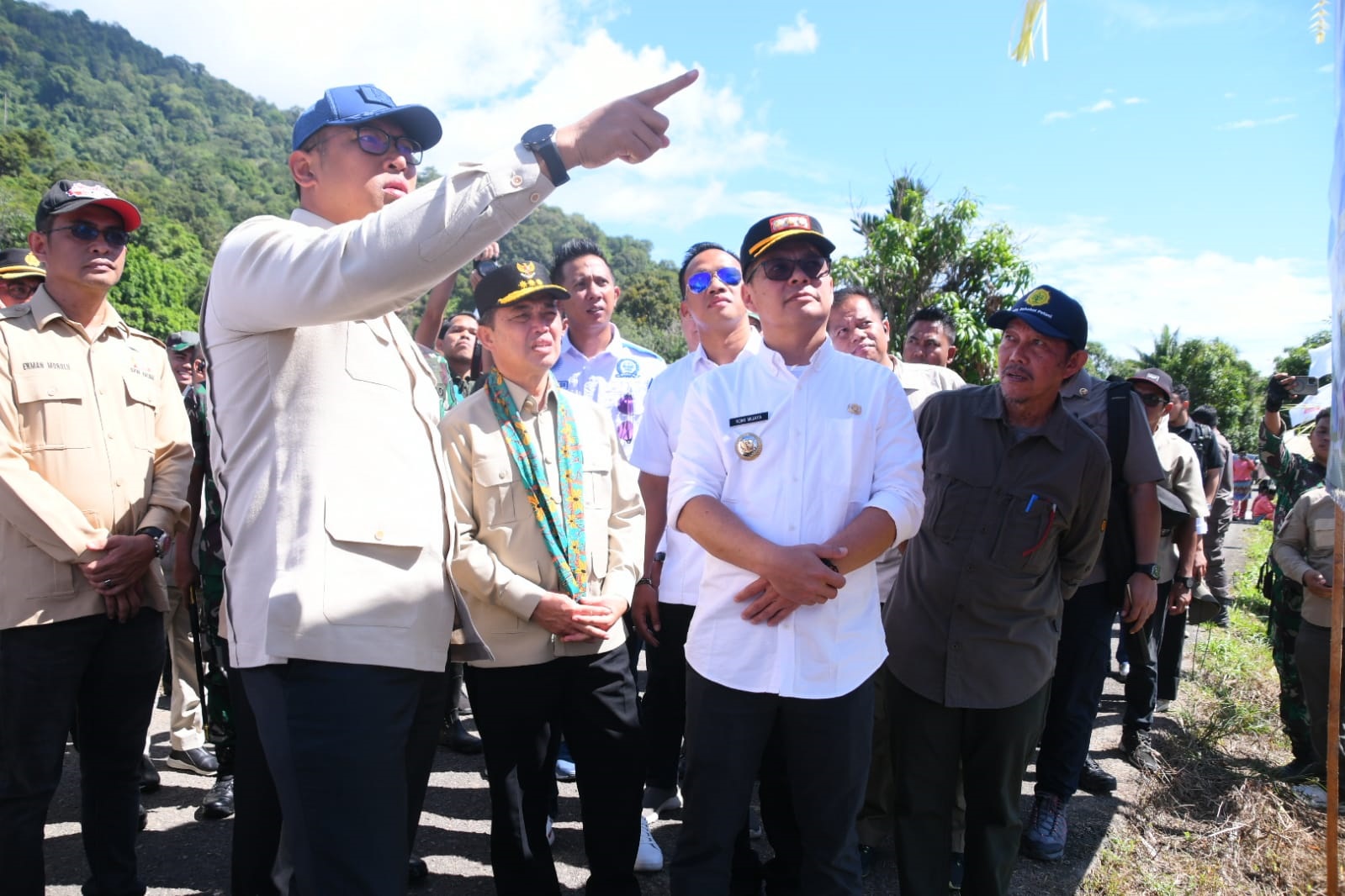 KUNKER: Wakil Menteri Pertanian Republik Indonesia, Sudaryono dan rombongan saat di Dusun Begasing, Desa Sedahan Jaya, Kecamatan Sukadana, Kabupaten Kayong Utara, Sabtu (22/6).