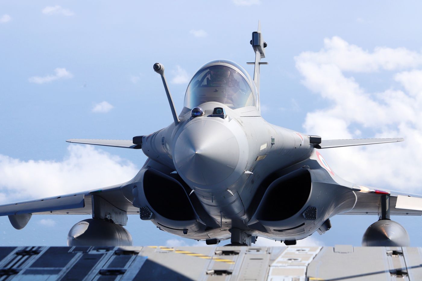 ILUSTRASI. Pesawat Jet Tempur Rafale melakukan manuver di udara saat Misi Pegase 2024.