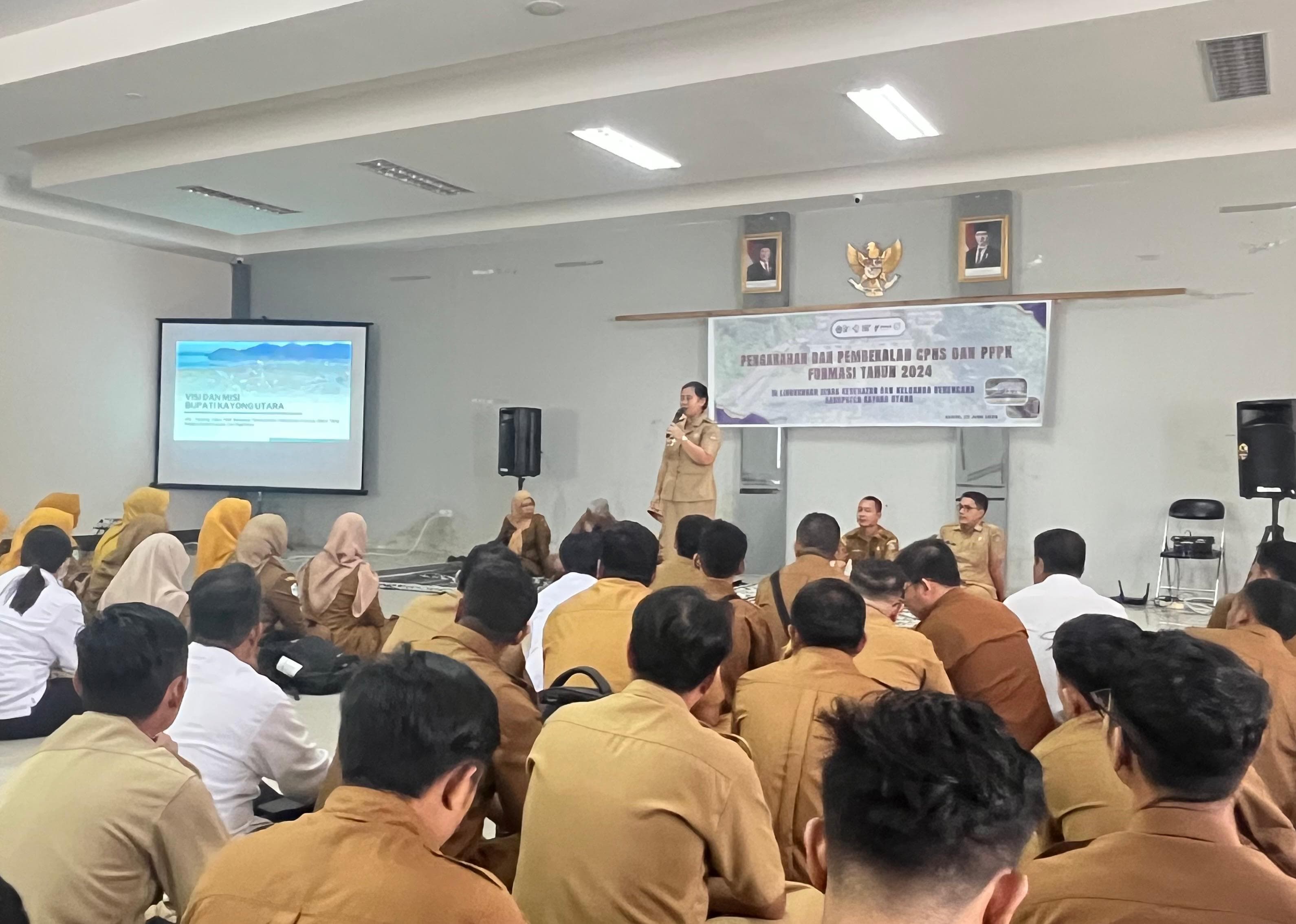 PEMBEKALAN: Pengarahan dan pembekalan CPNS dan PPPK Formasi Tahun 2024, di aula pertemuan RSUD Sultan Muhammad Jamaludin I, Senin (23/6).