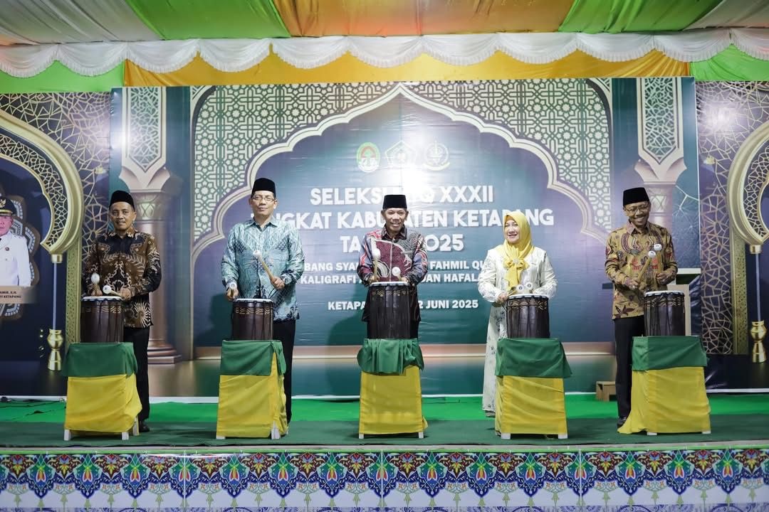 BUKA SELEKSI: Wabup Ketapang, Jamhuri Amir, membuka secara resmi seleksi calon peserta MTQ XXXIII Kalbar di Kapuas Hulu, Sabtu (21/6).