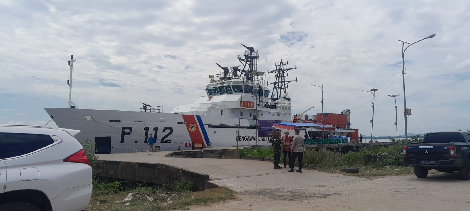 Sosialisasi keselamatan pelayaran digelar diatas kapal patroli KN Sarotama -P.112 Pangkalan PLP Kelas II Tanjung Uban saat di pelabuhan di Wilayah Kerja KSOP Kelas IV Sintete, Rabu (3/7).