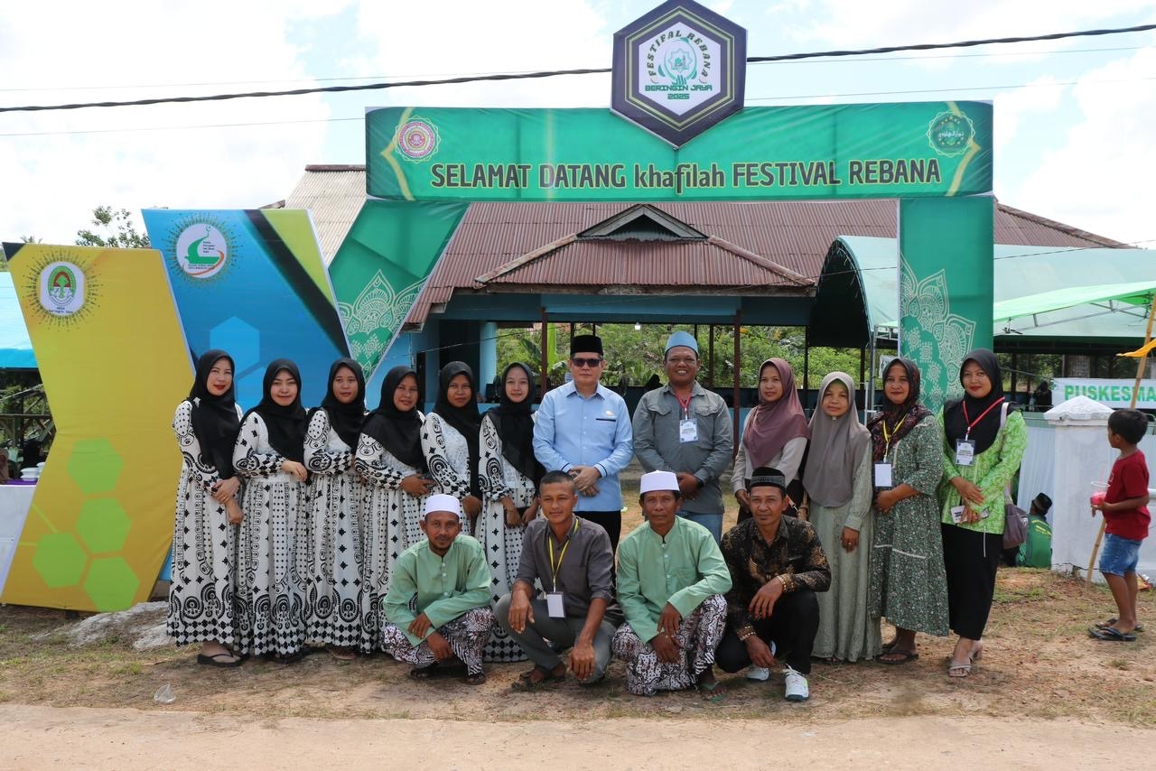 FESTIVAL RABANA : Wakil Ketua DPRD Ketapang, Syaidianur, menghadiri festival rabana yang digelar di Desa Beringin Jaya, Minggu (29/6).