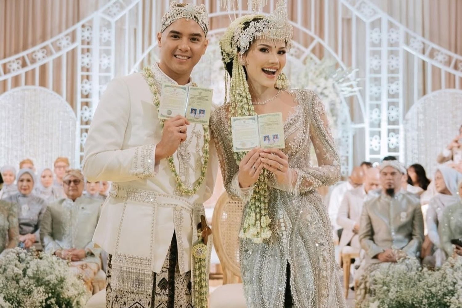 Alyssa Daguise dan Ahmad Al Ghazali resmi menikah.